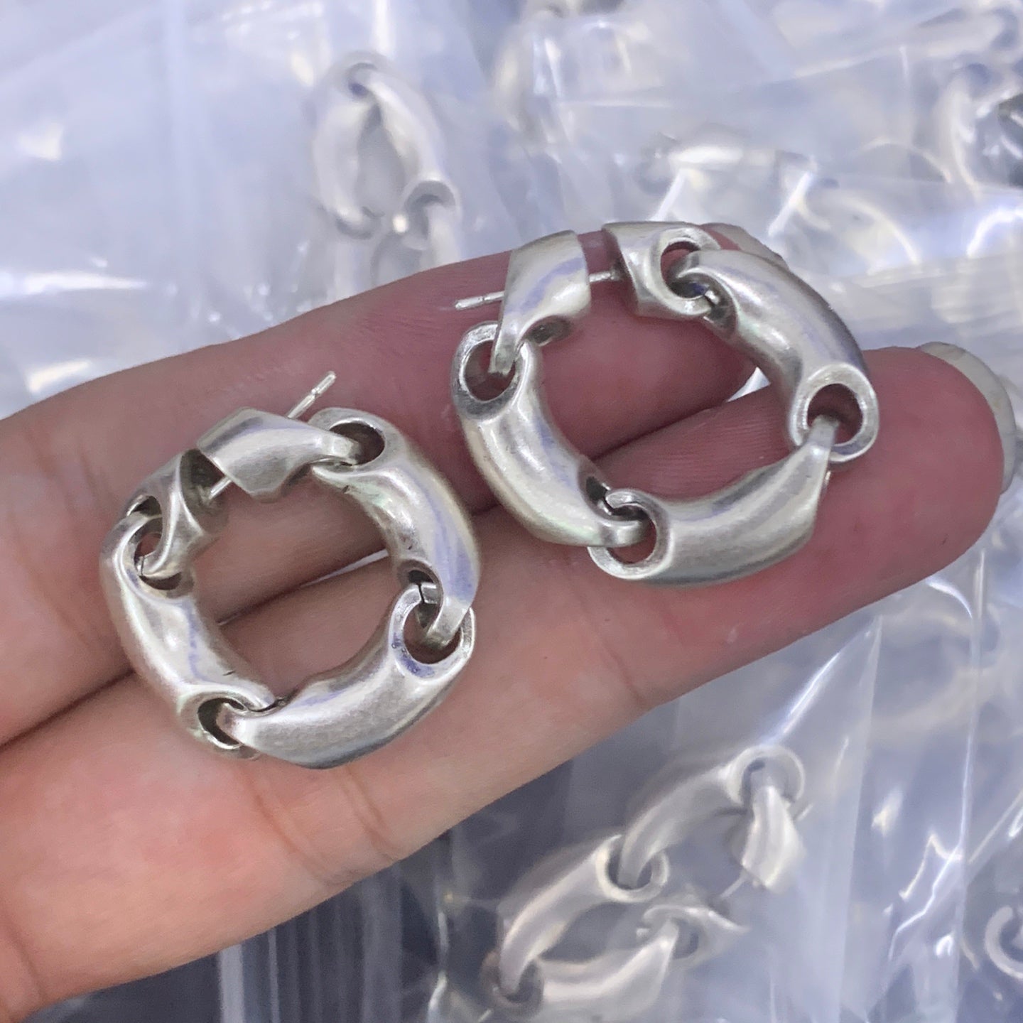 LuxluxHouse Low Price And High Quality Accessories Balenciaga