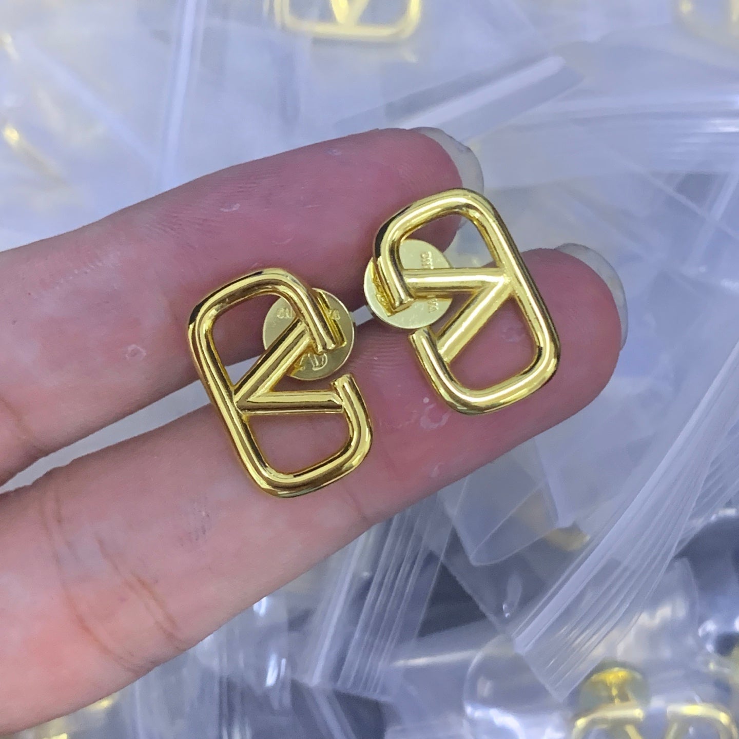 LuxluxHouse Low Price And High Quality Accessories Valentino