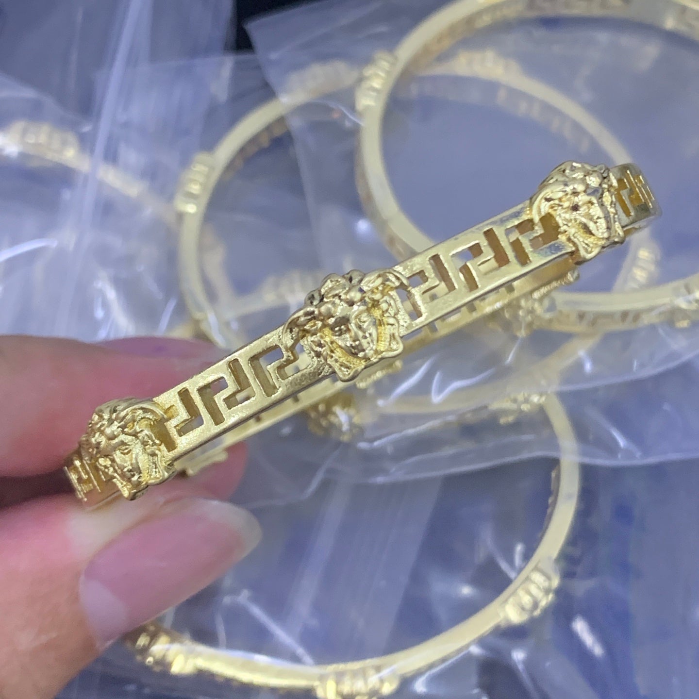 LuxluxHouse Low Price And High Quality Accessories Versace