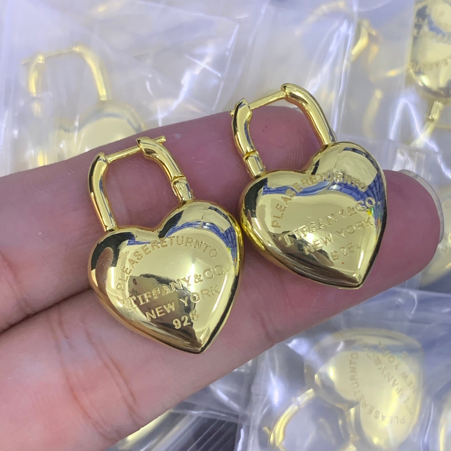 LuxluxHouse Low Price And High Quality Accessories Tiffany