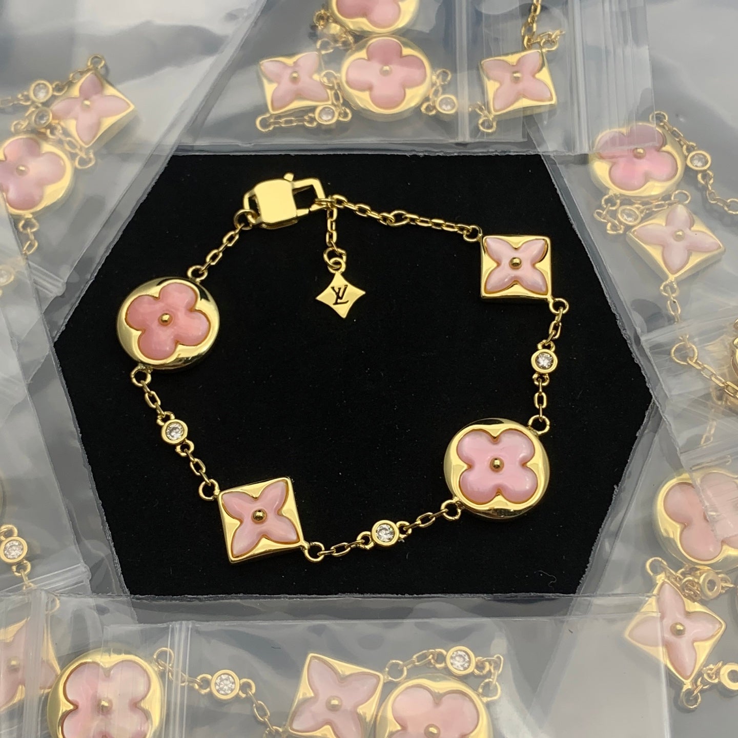 LuxluxHouse Low Price And High Quality Accessories Louis Vuitton