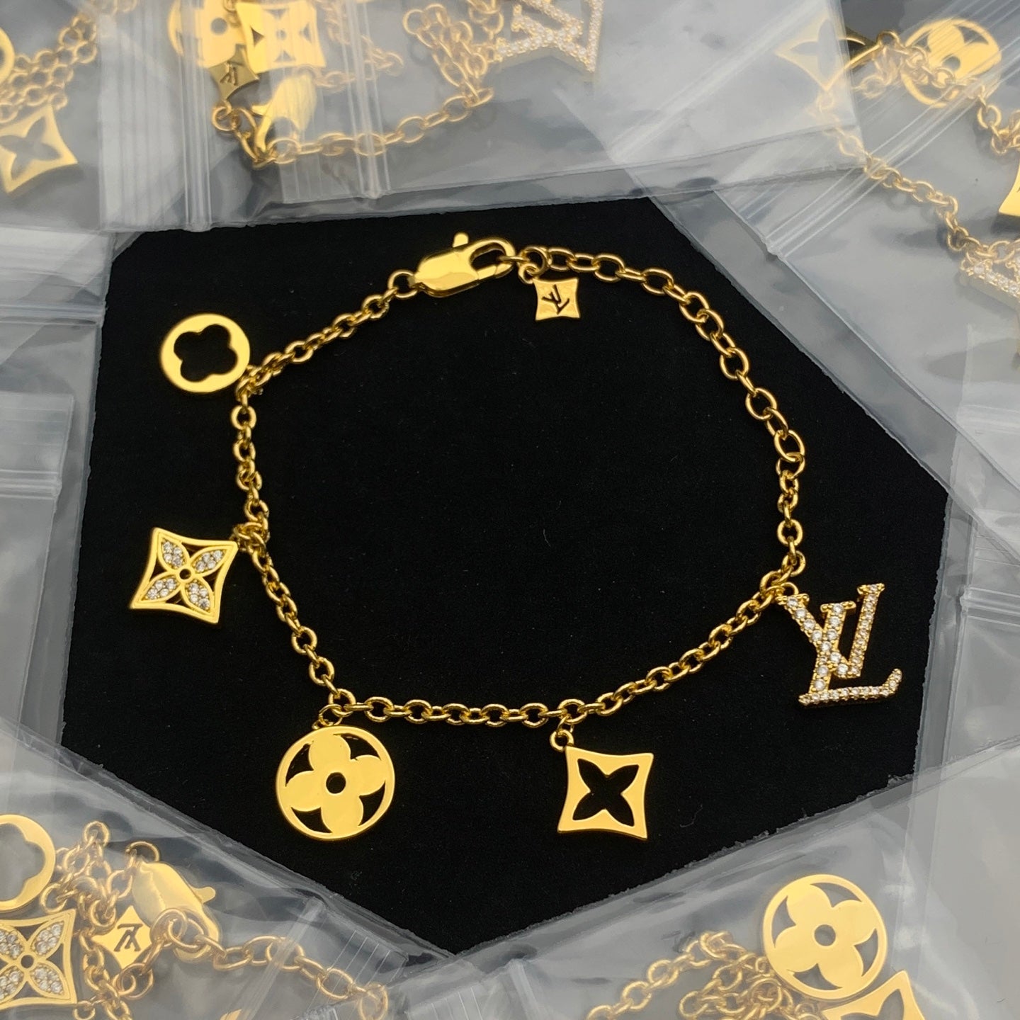 LuxluxHouse Low Price And High Quality Accessories Louis Vuitton
