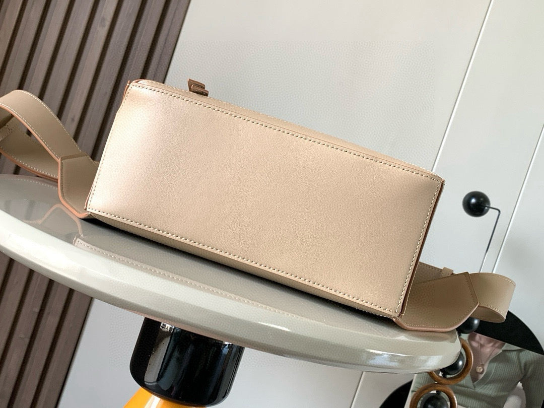 LuxluxHouse Best Quality Bags Loewe