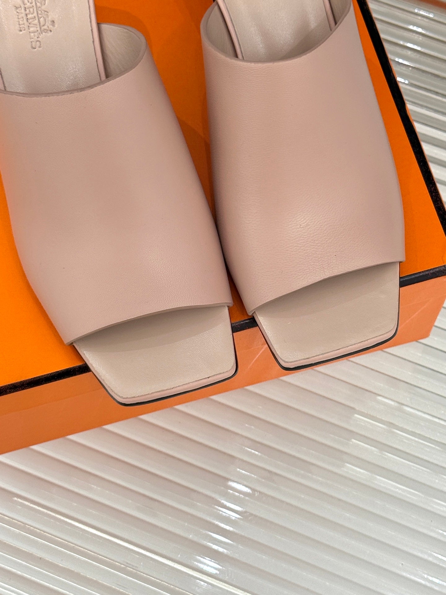 LuxluxHouse Best Quality Women Shoes Hermes