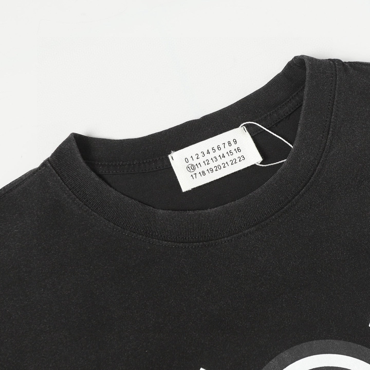 LuxluxHouse Best Quality Clothes T-shirt Chanel & Maison Margiela