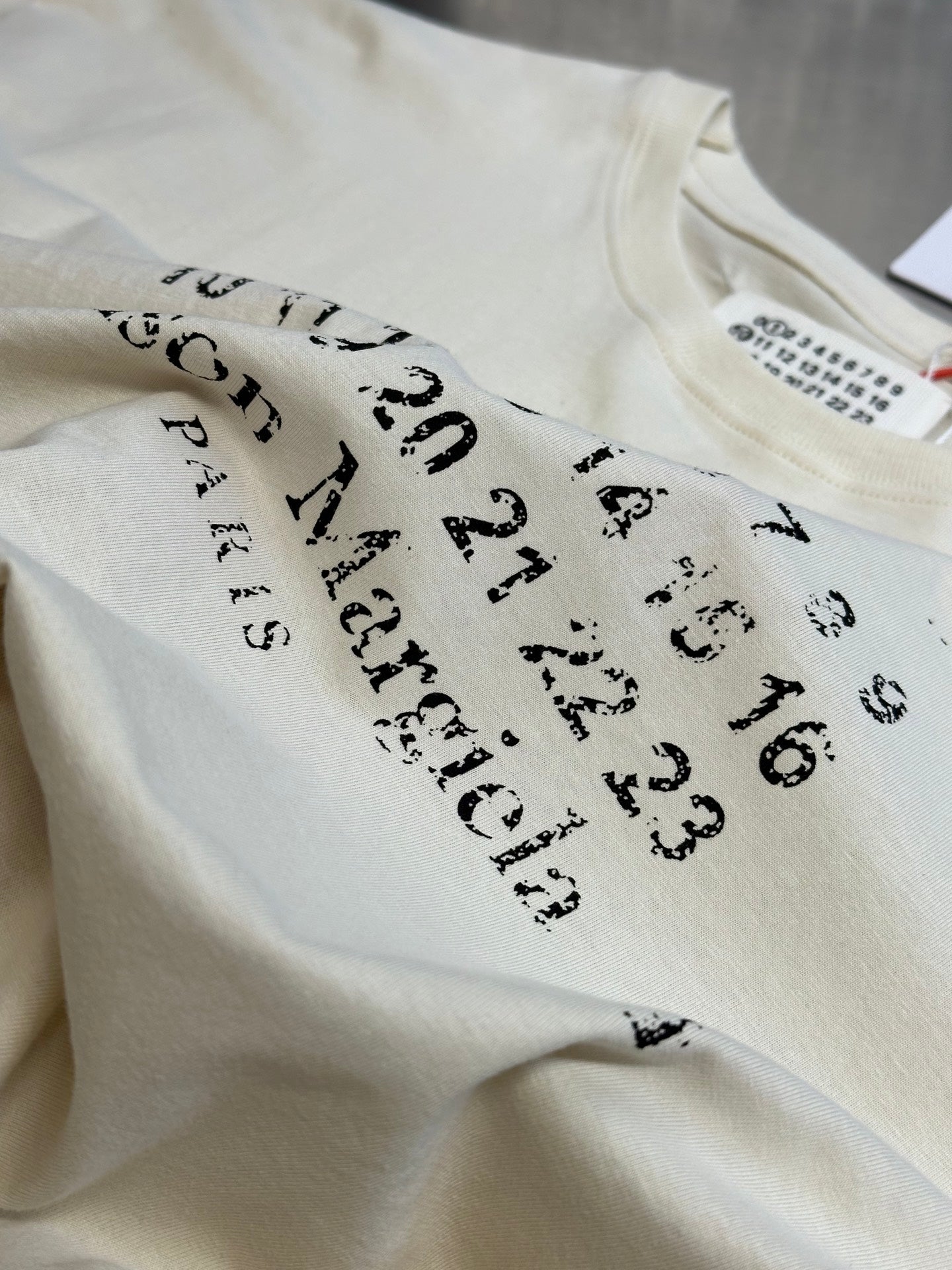 LuxluxHouse Best Quality Clothes T-shirt Chanel & Maison Margiela