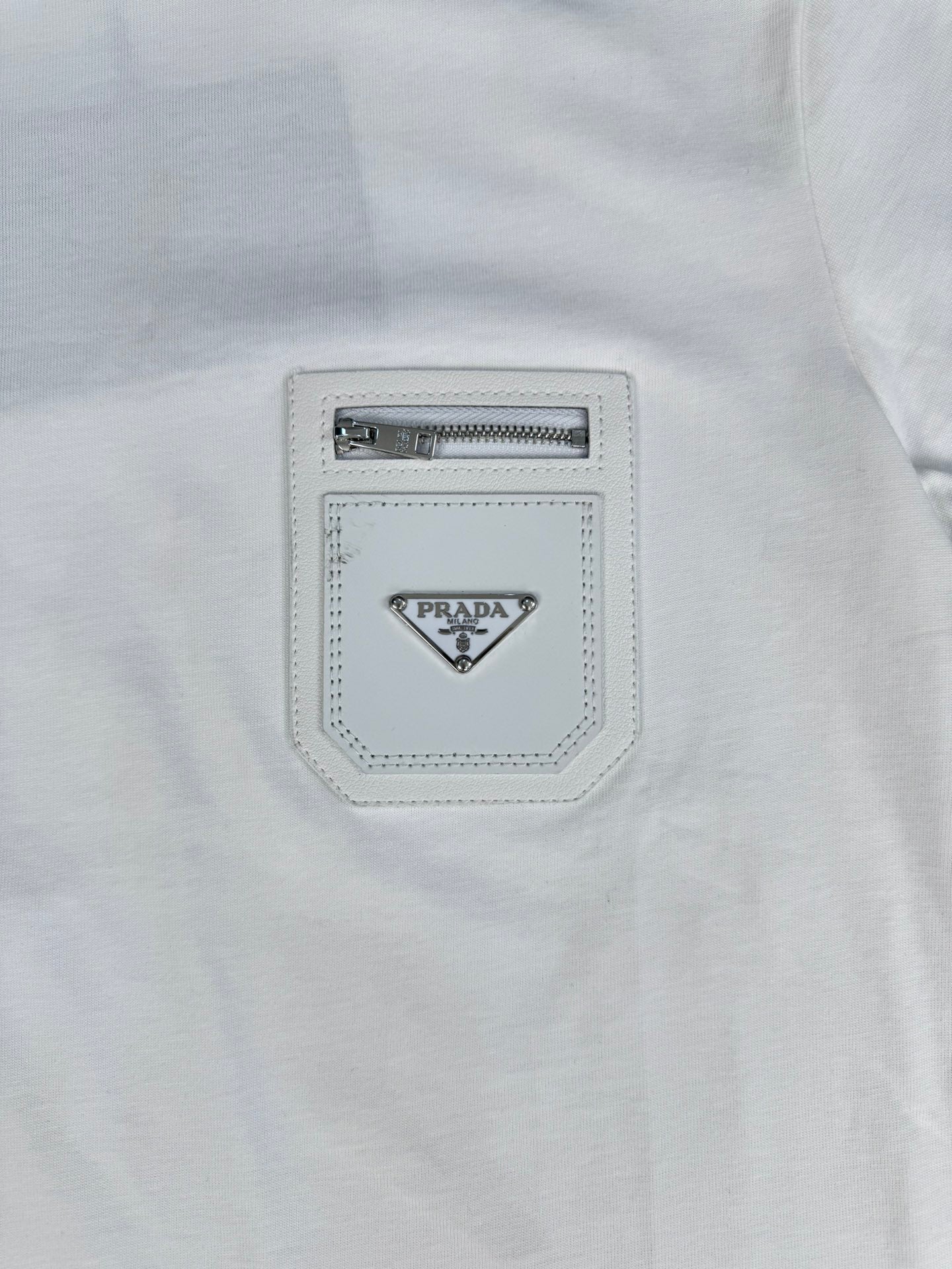 LuxluxHouse Best Quality Clothes T-shirt Prada