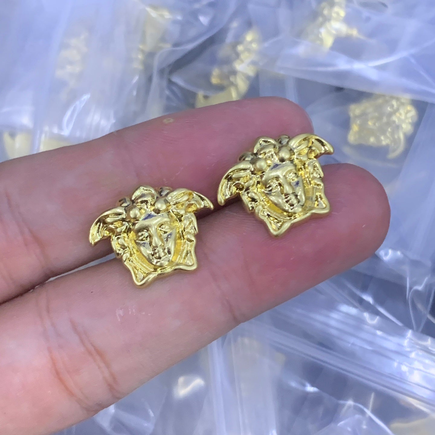 LuxluxHouse Low Price And High Quality Accessories Versace