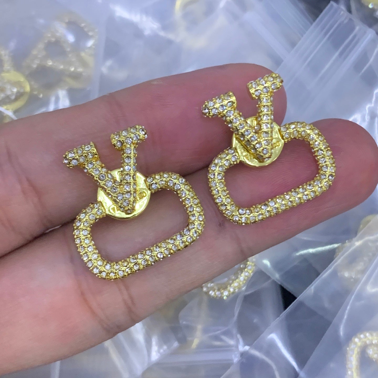 LuxluxHouse Low Price And High Quality Accessories Valentino