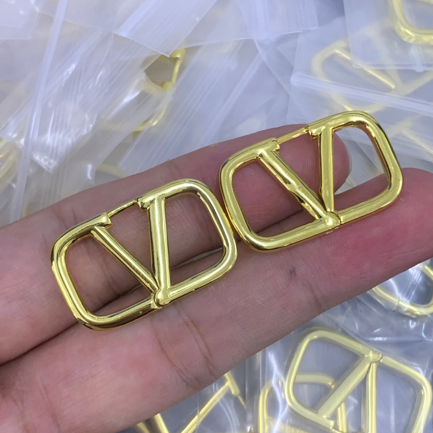 LuxluxHouse Low Price And High Quality Accessories Valentino