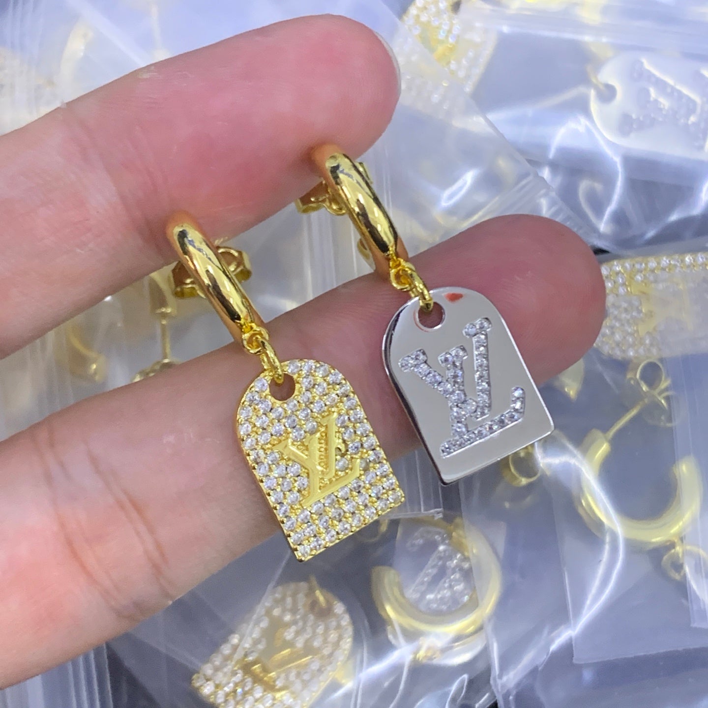 LuxluxHouse Low Price And High Quality Accessories Louis Vuitton