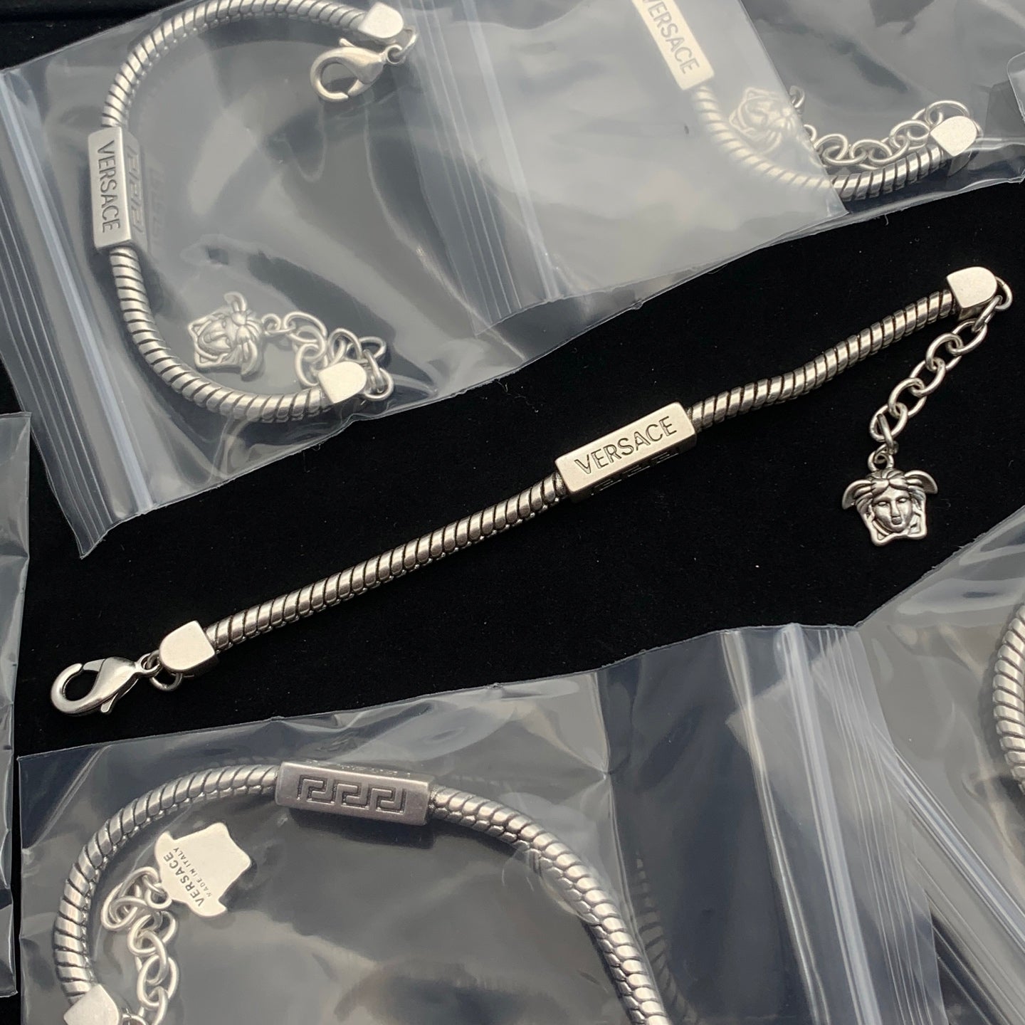 LuxluxHouse Low Price And High Quality Accessories Versace