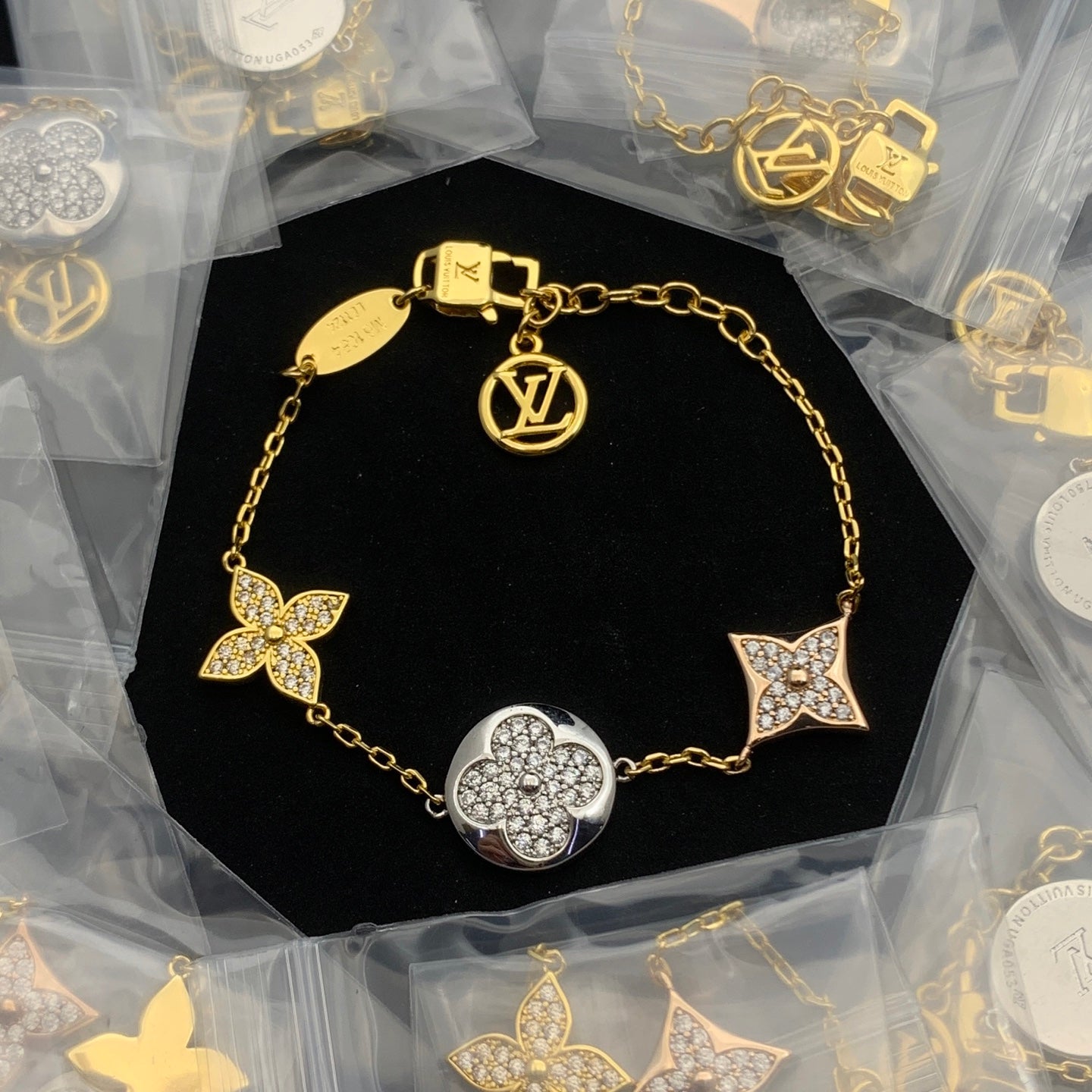 LuxluxHouse Low Price And High Quality Accessories Louis Vuitton