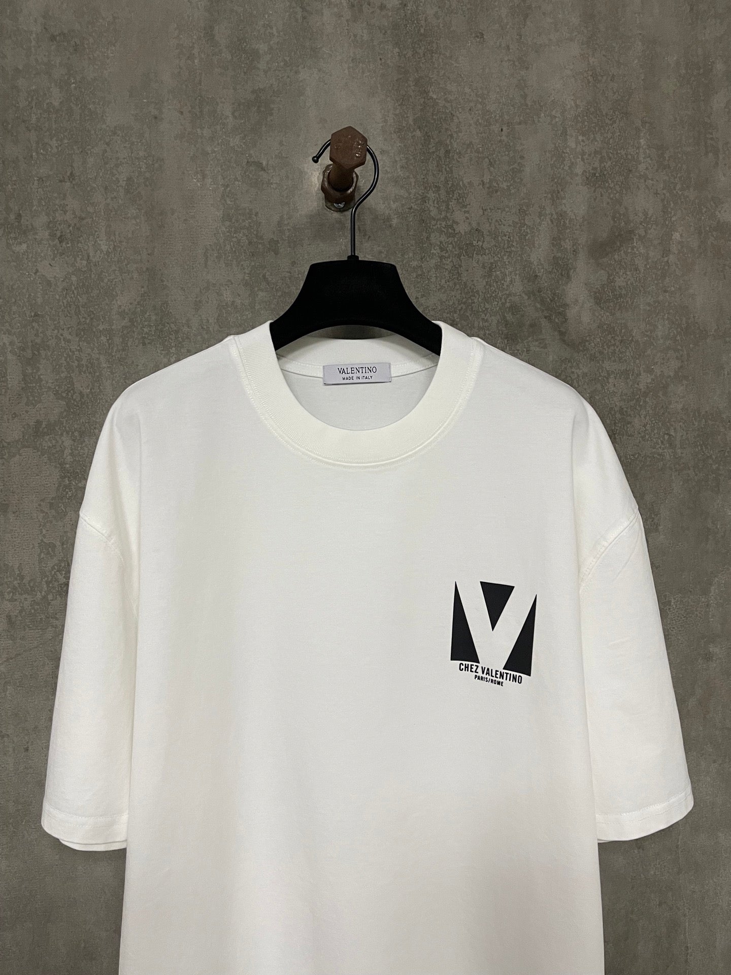 LuxluxHouse Best Quality Clothes Valentino T-shirt