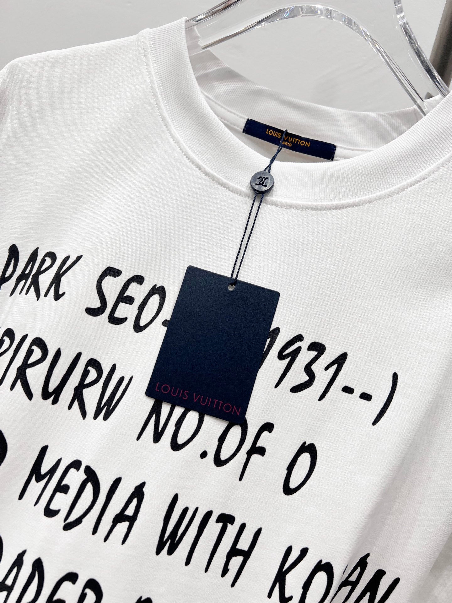 LuxluxHouse Best Quality Clothes T-shirt Louis Vuitton