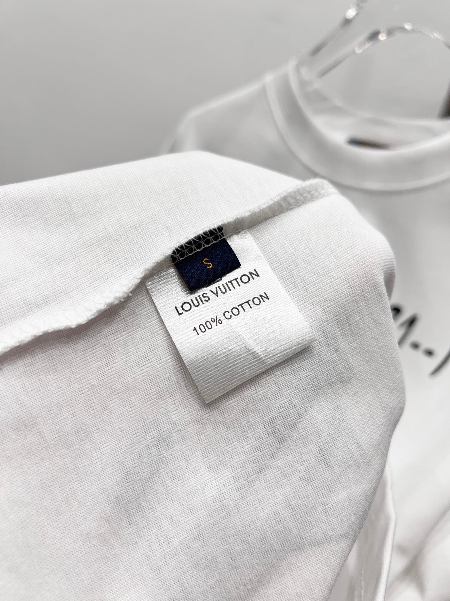 LuxluxHouse Best Quality Clothes T-shirt Louis Vuitton