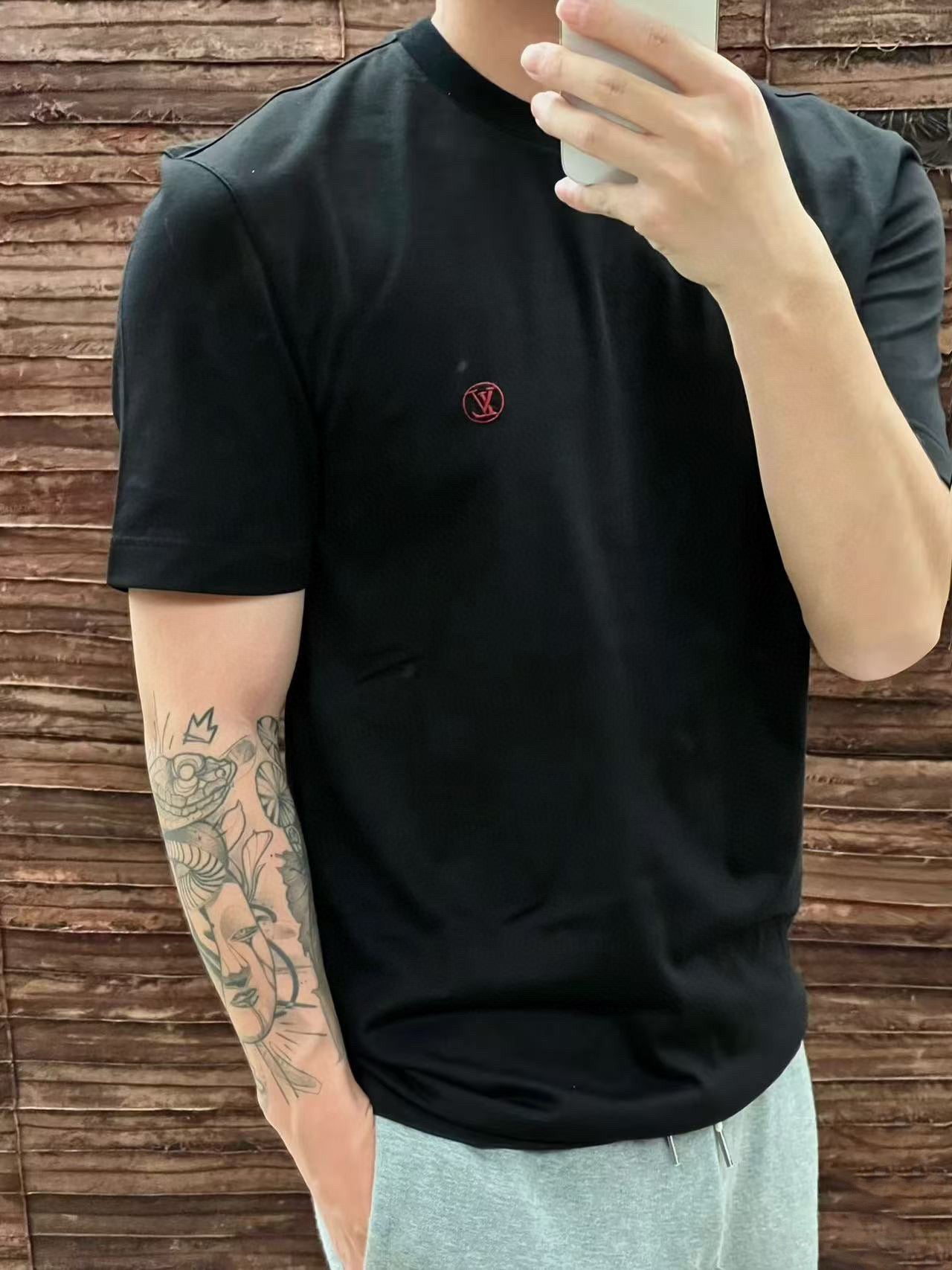 LuxluxHouse Best Quality Clothes T-shirt Louis Vuitton