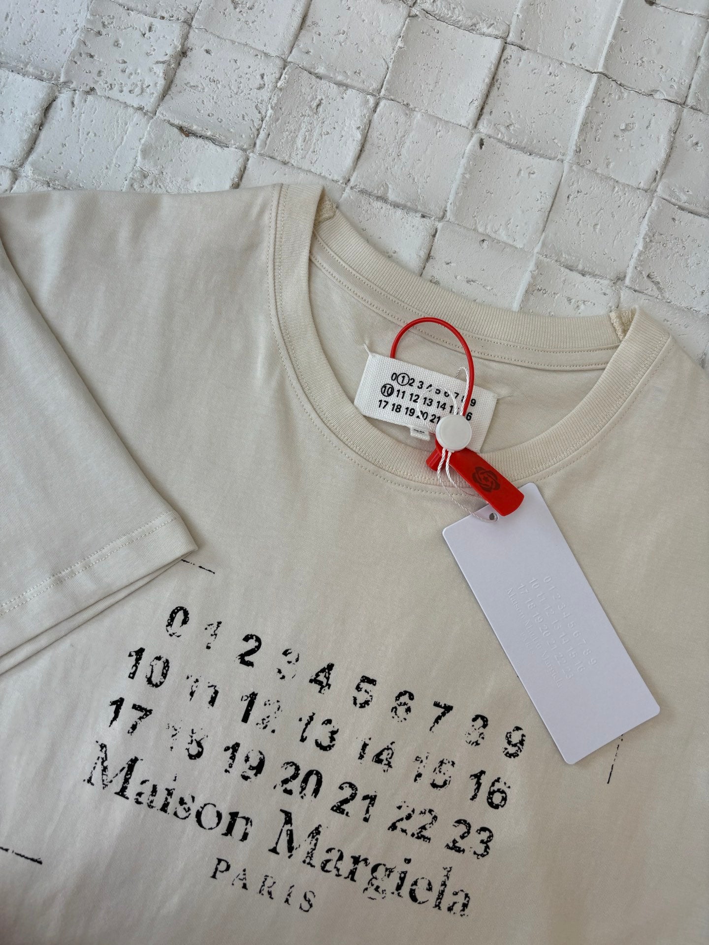 LuxluxHouse Best Quality Clothes T-shirt Chanel & Maison Margiela