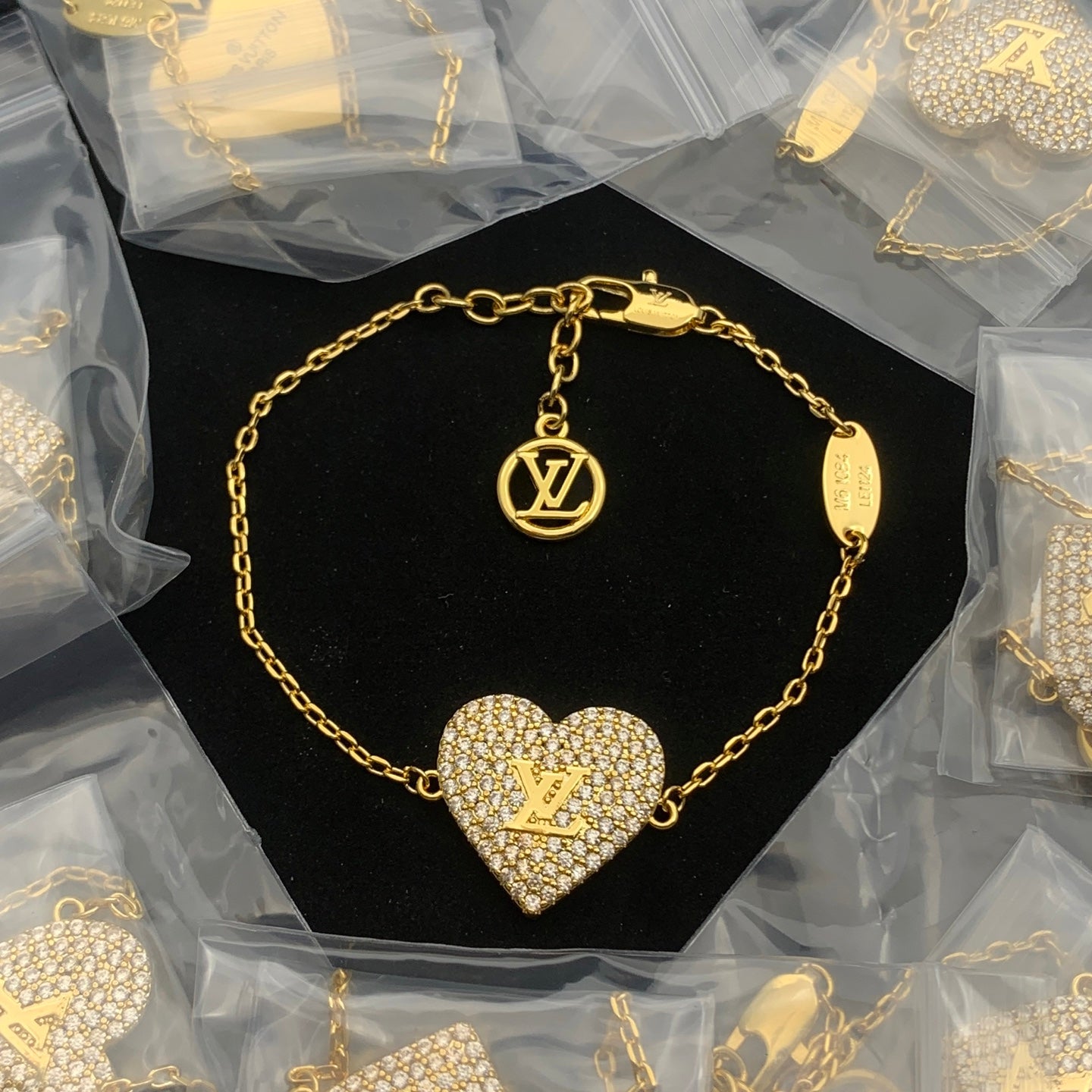 LuxluxHouse Low Price And High Quality Accessories Louis Vuitton
