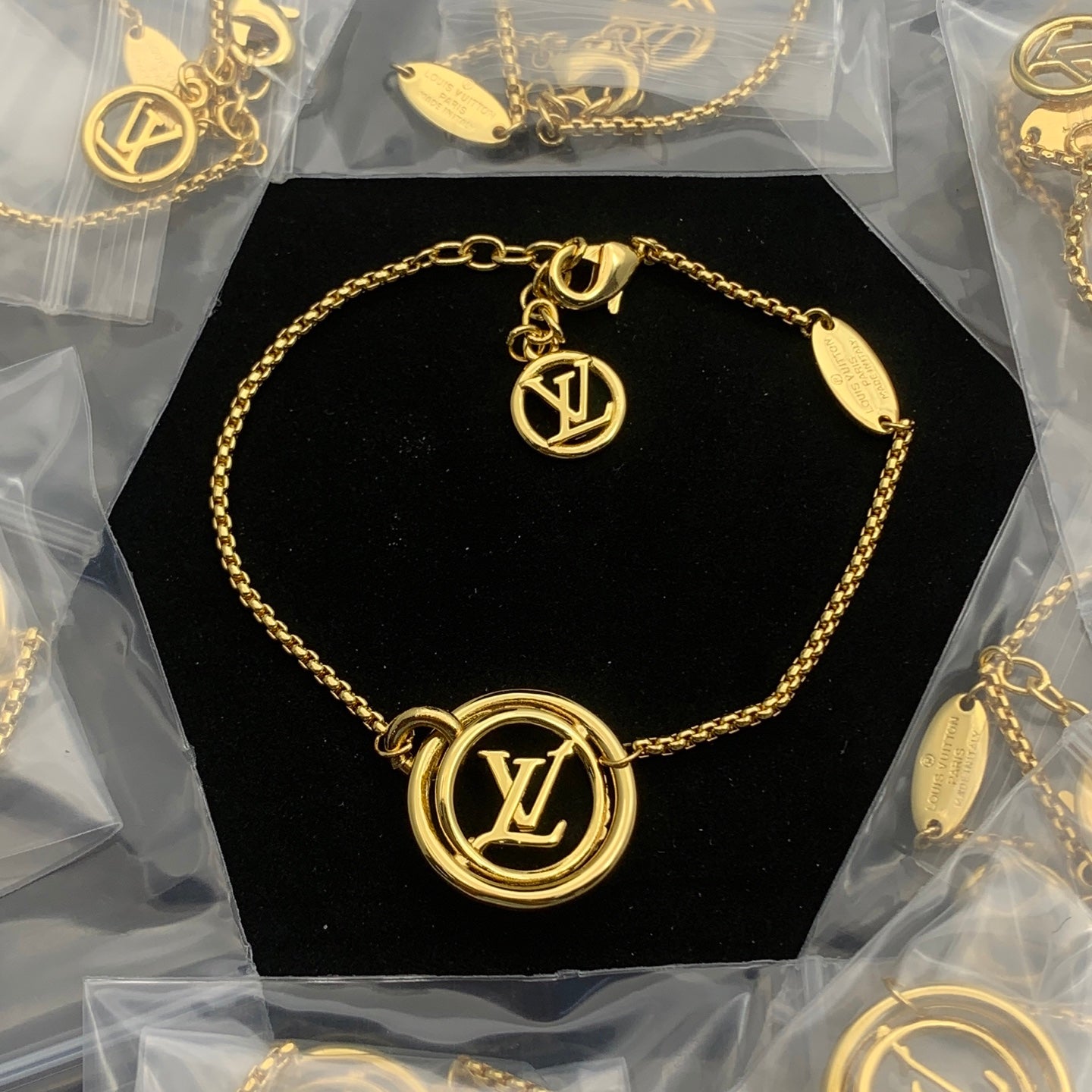 LuxluxHouse Low Price And High Quality Accessories Louis Vuitton
