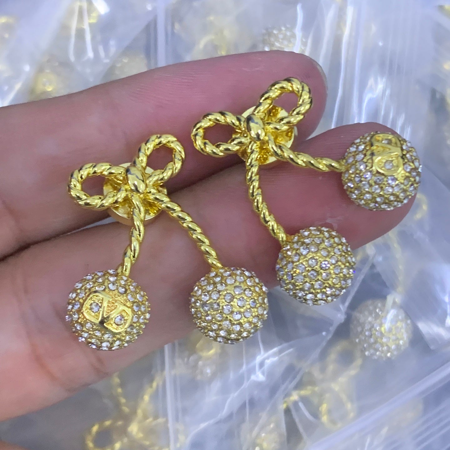 LuxluxHouse Low Price And High Quality Accessories Valentino