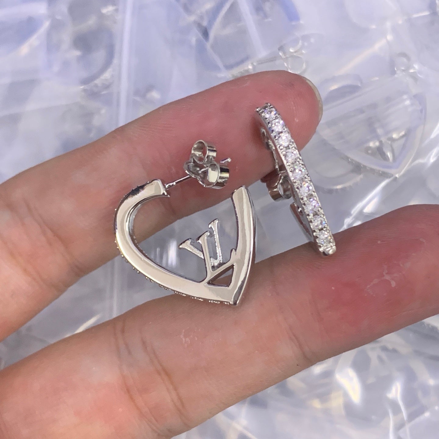 LuxluxHouse Low Price And High Quality Accessories Louis Vuitton