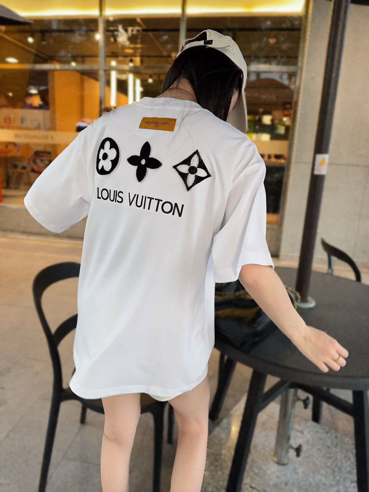 LuxluxHouse Best Quality Clothes T-shirt Louis Vuitton