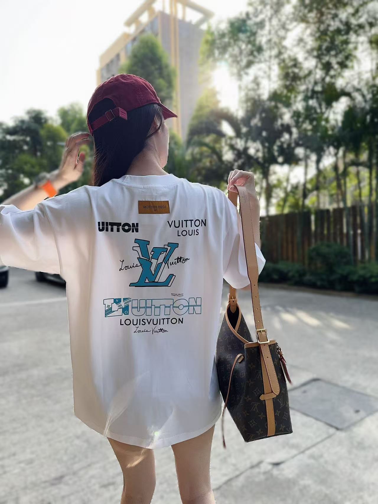 LuxluxHouse Best Quality Clothes T-shirt Louis Vuitton
