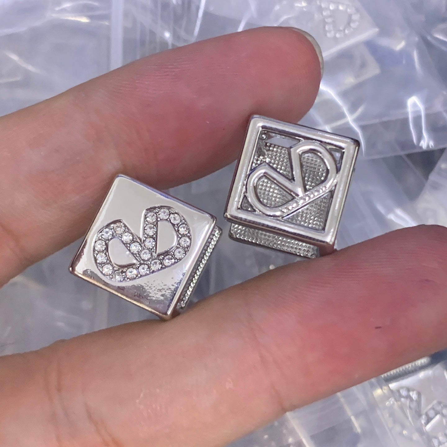 LuxluxHouse Low Price And High Quality Accessories Valentino