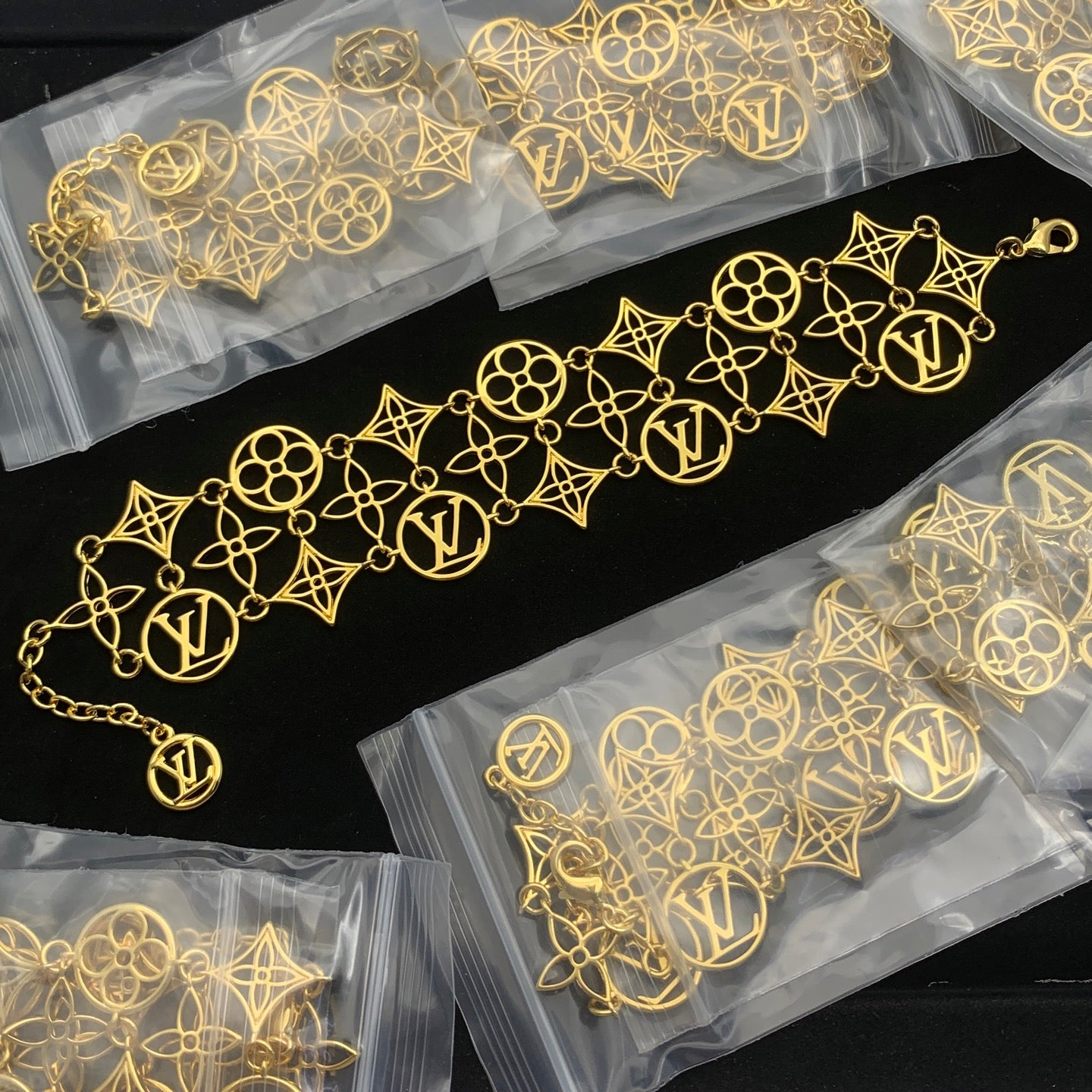 LuxluxHouse Low Price And High Quality Accessories Louis Vuitton