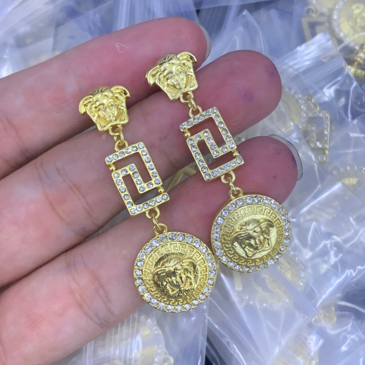 LuxluxHouse Low Price And High Quality Accessories Versace