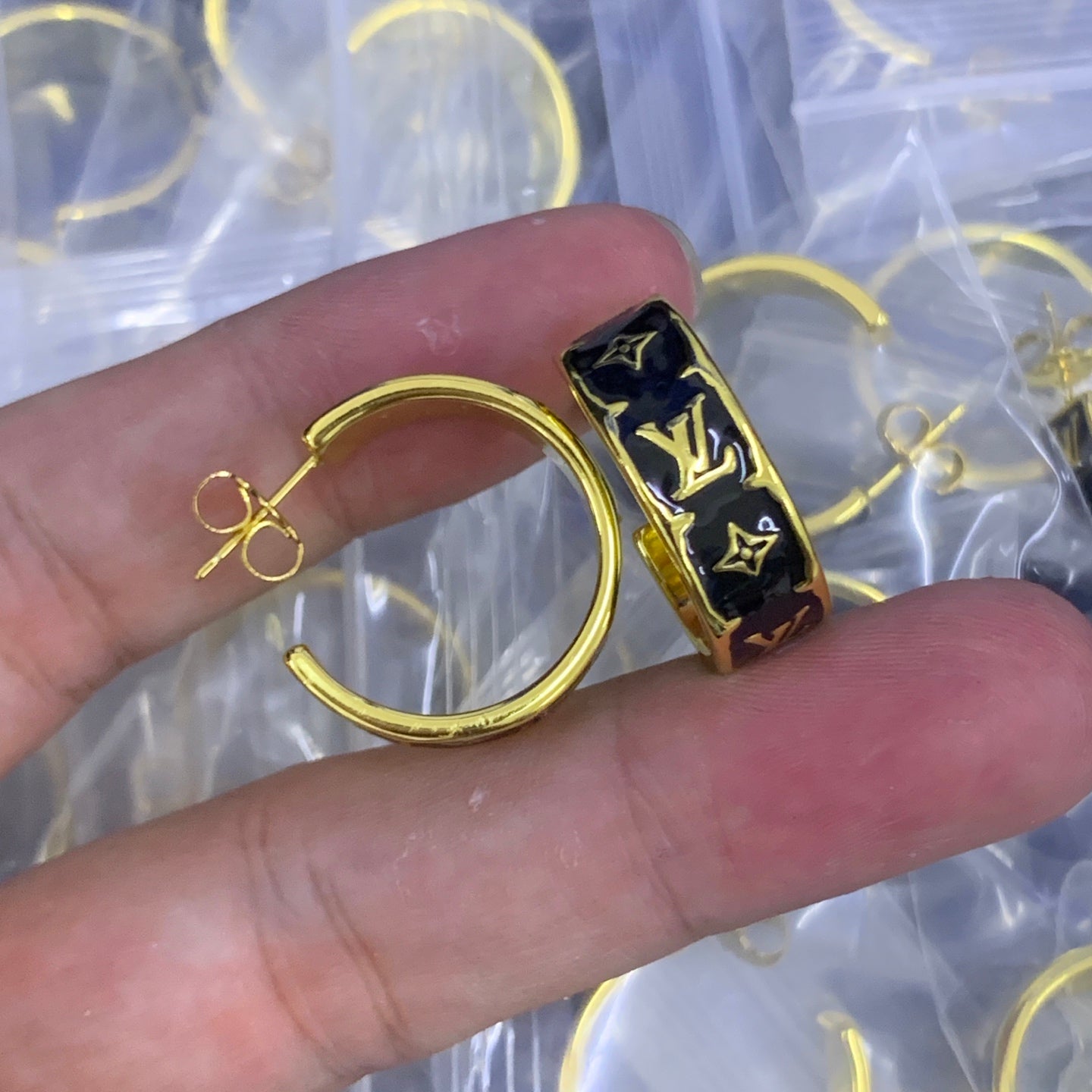 LuxluxHouse Low Price And High Quality Accessories Louis Vuitton