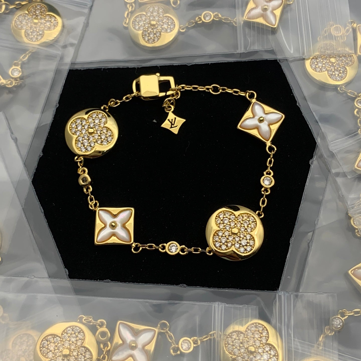 LuxluxHouse Low Price And High Quality Accessories Louis Vuitton