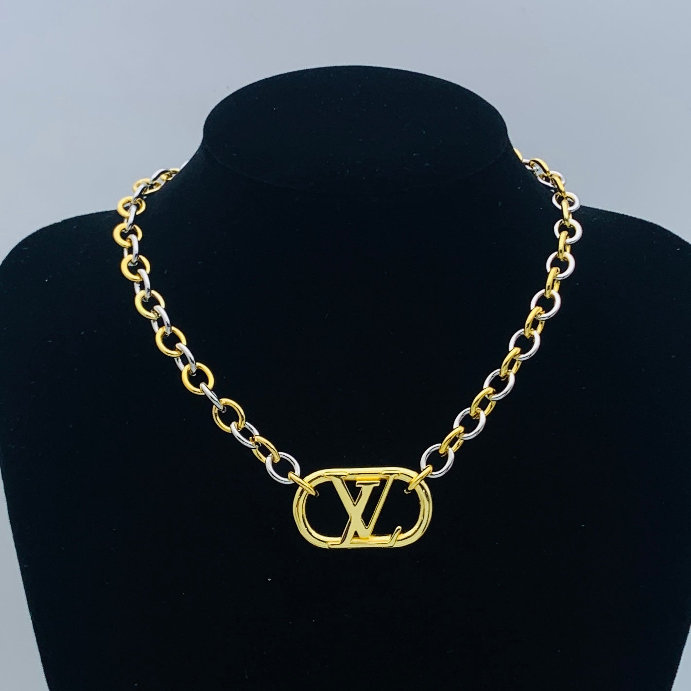 LuxluxHouse Low Price And High Quality Accessories Louis Vuitton