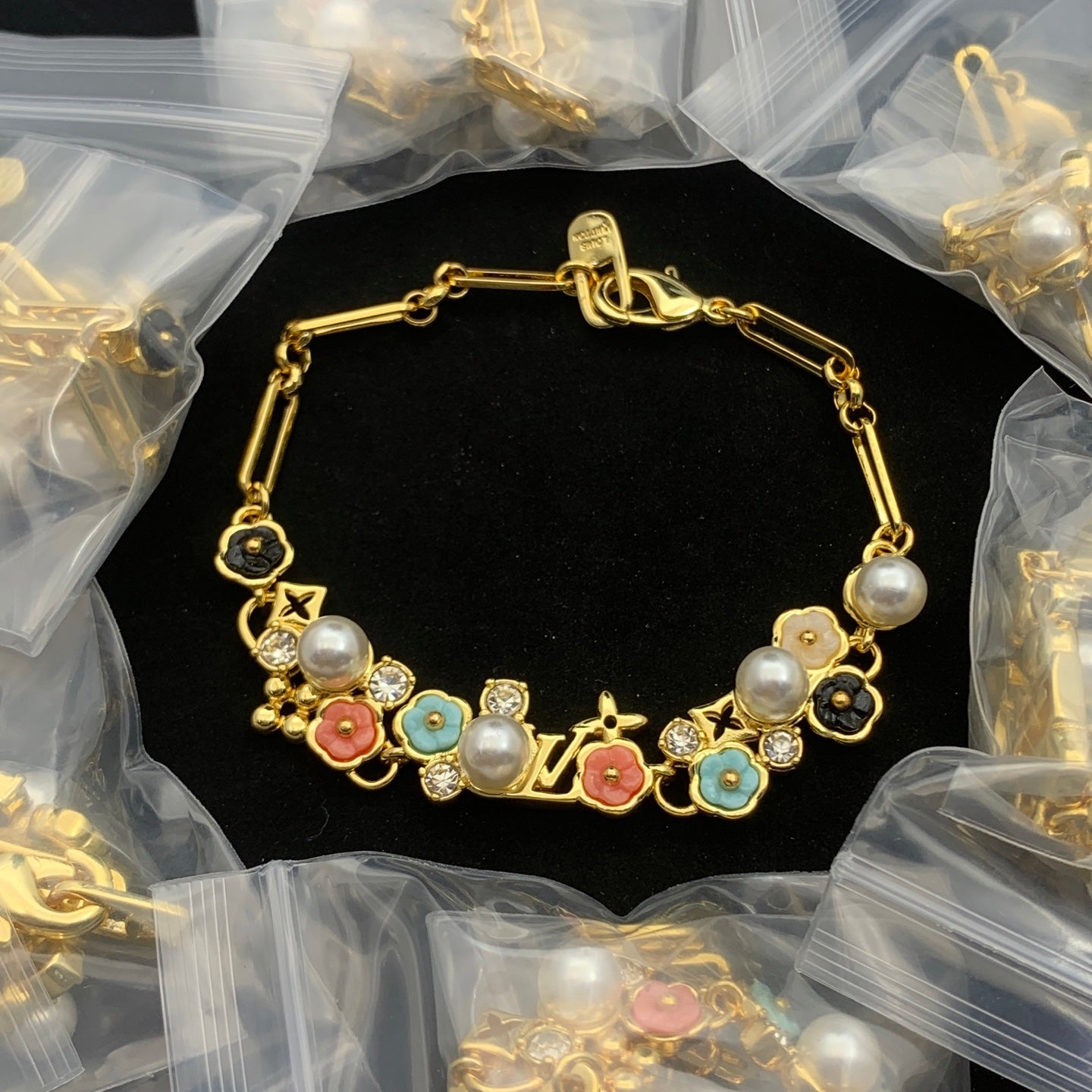 LuxluxHouse Low Price And High Quality Accessories Louis Vuitton