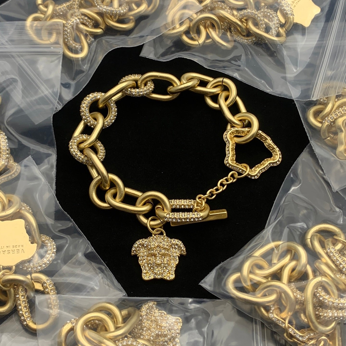 LuxluxHouse Low Price And High Quality Accessories Versace