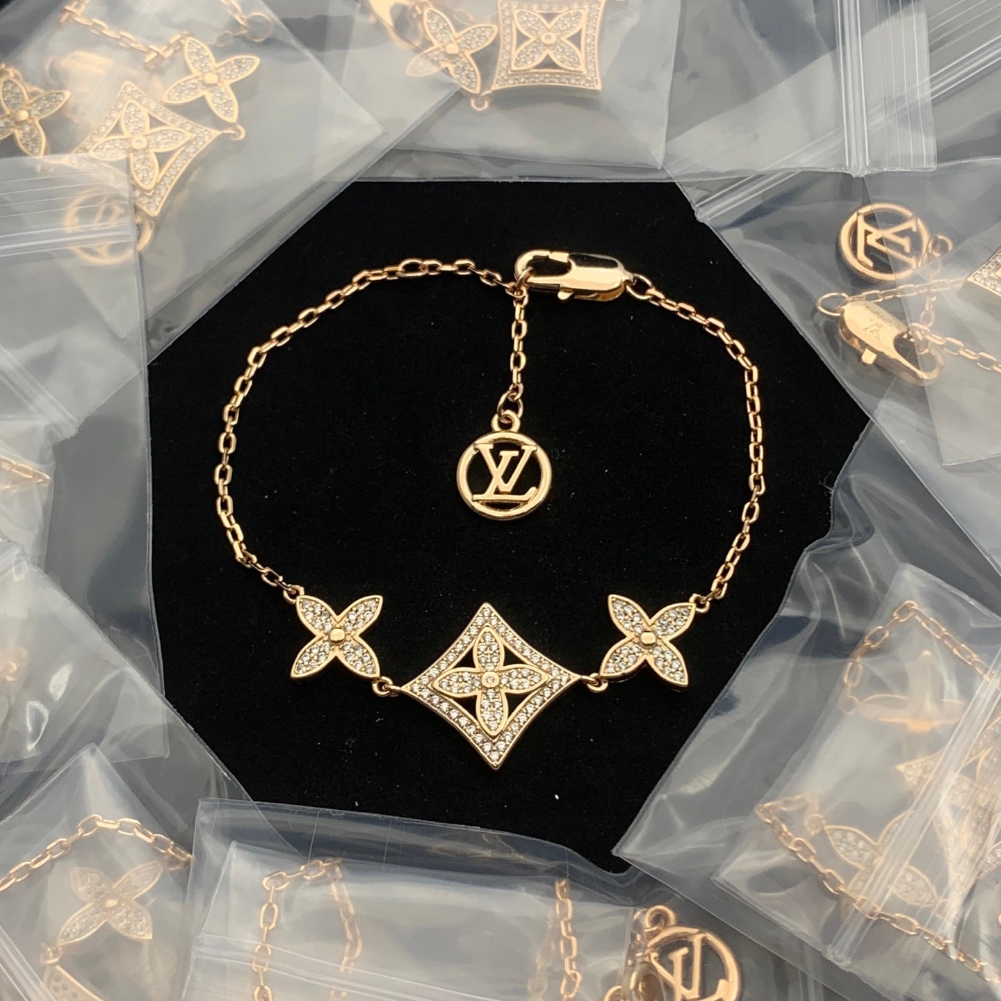 LuxluxHouse Low Price And High Quality Accessories Louis Vuitton
