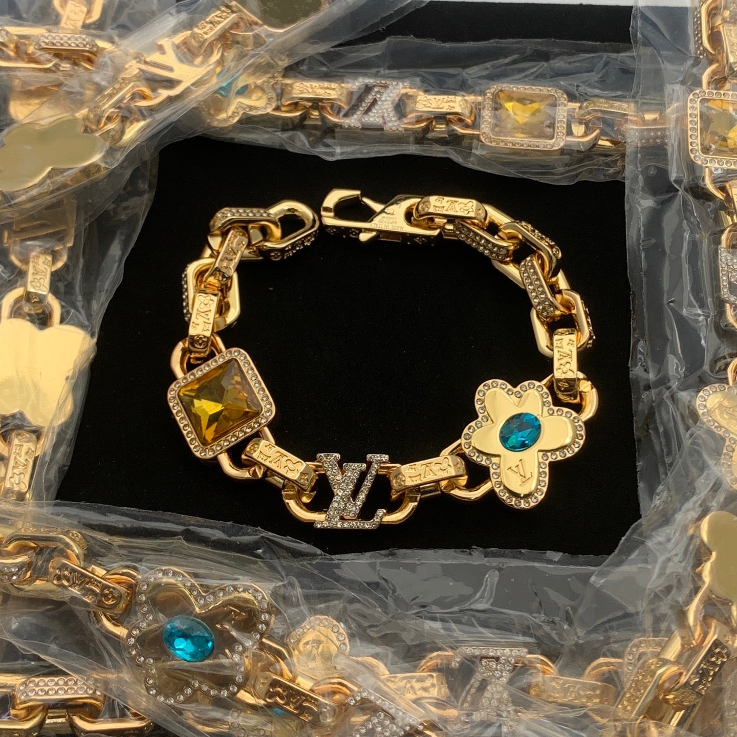 LuxluxHouse Low Price And High Quality Accessories Louis Vuitton