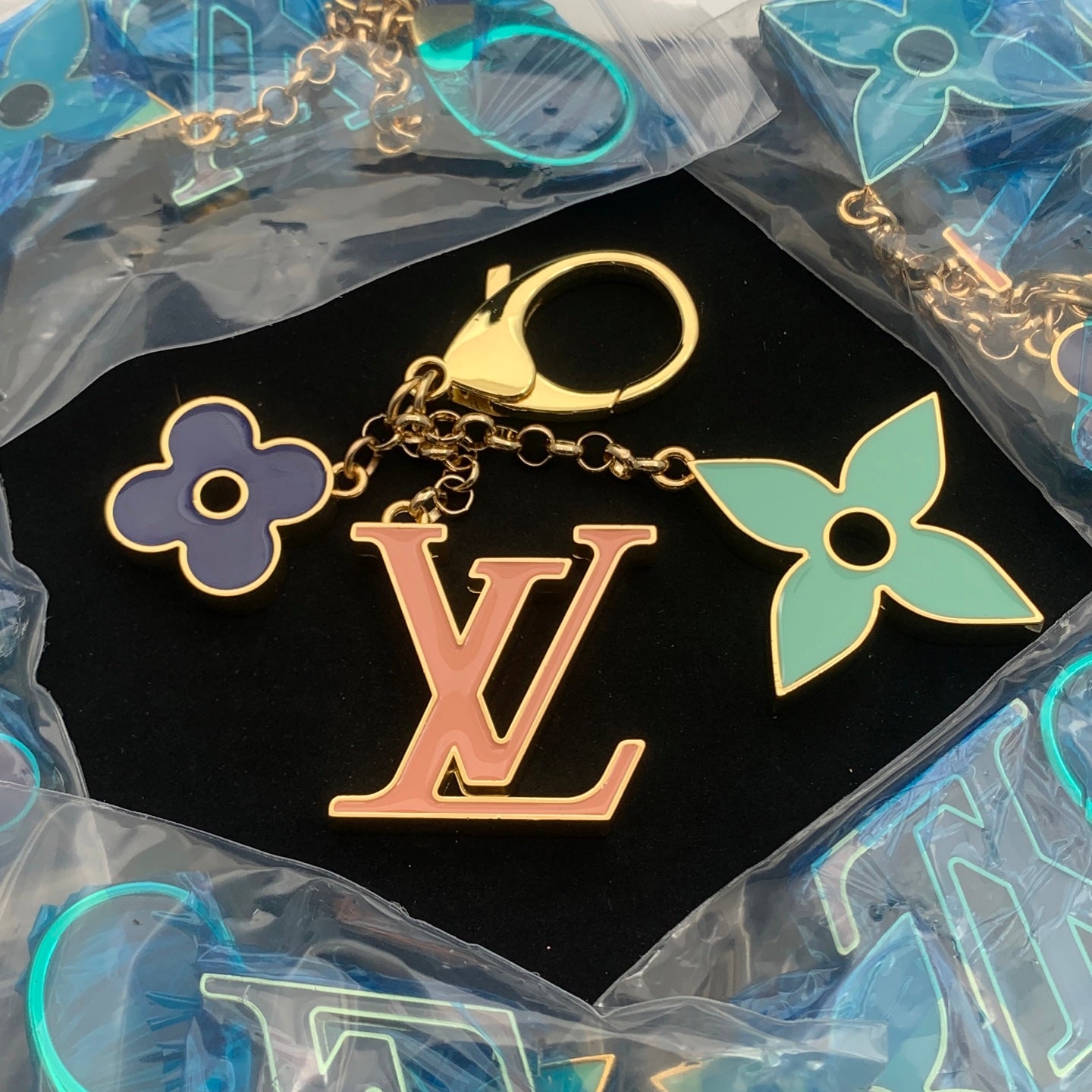 LuxluxHouse Low Price And High Quality Accessories Louis Vuitton