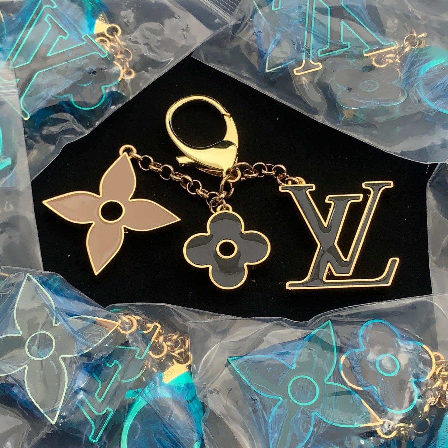 LuxluxHouse Low Price And High Quality Accessories Louis Vuitton