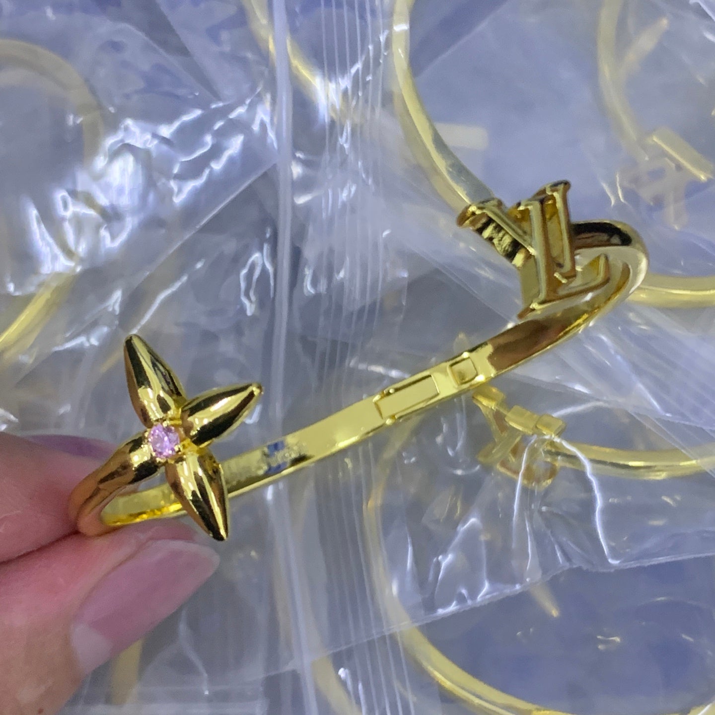 LuxluxHouse Low Price And High Quality Accessories Louis Vuitton