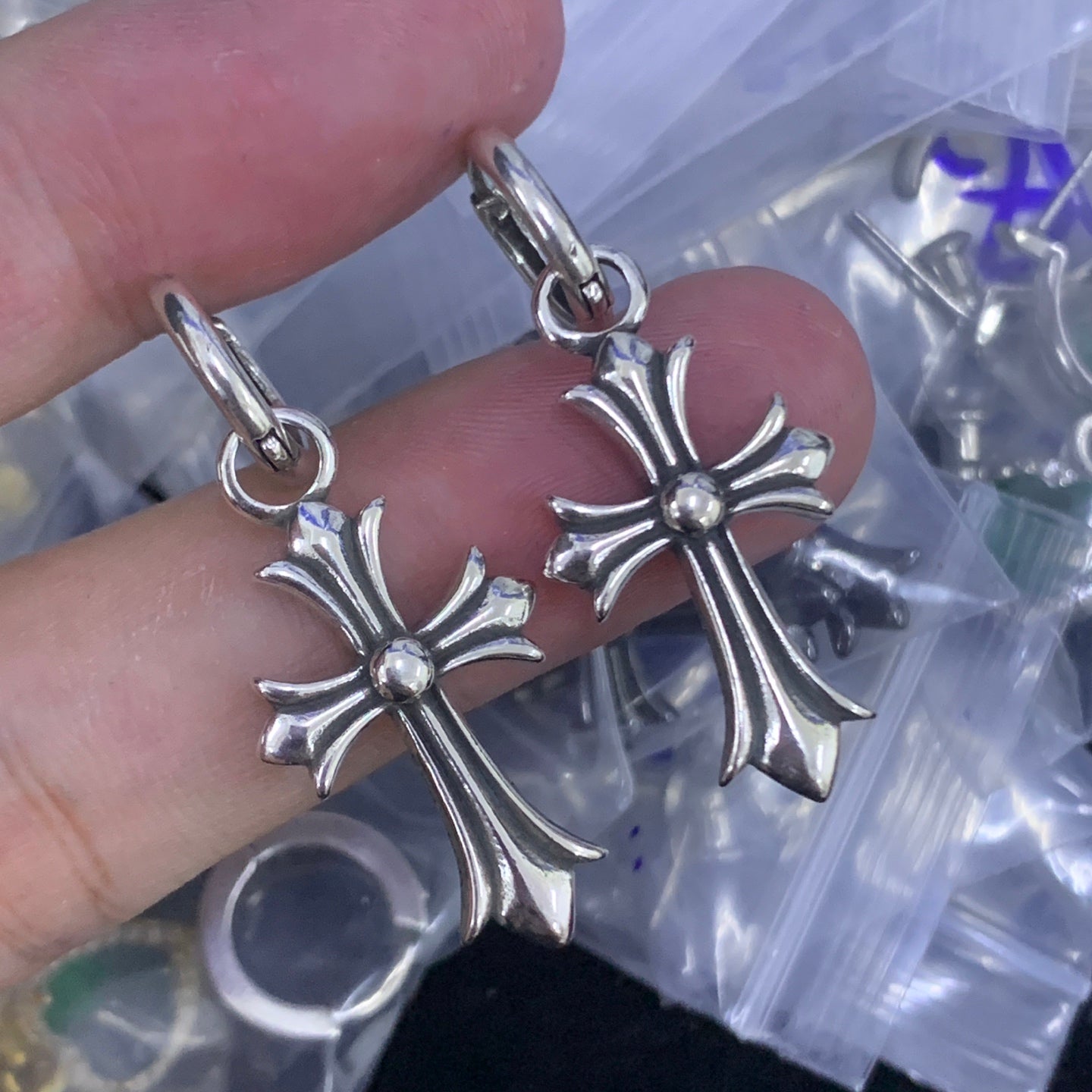 LuxluxHouse Low Price And High Quality Accessories Chrome Hearts