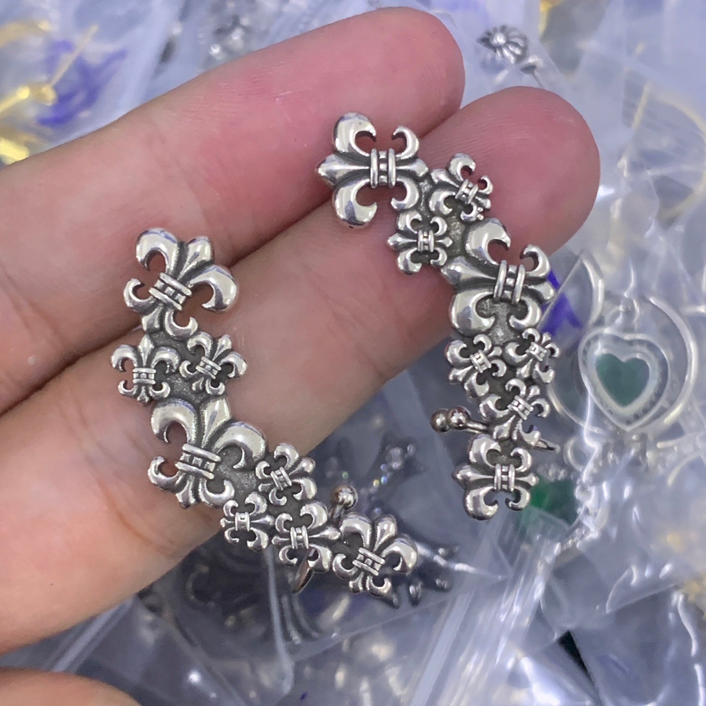 LuxluxHouse Low Price And High Quality Accessories Chrome Hearts