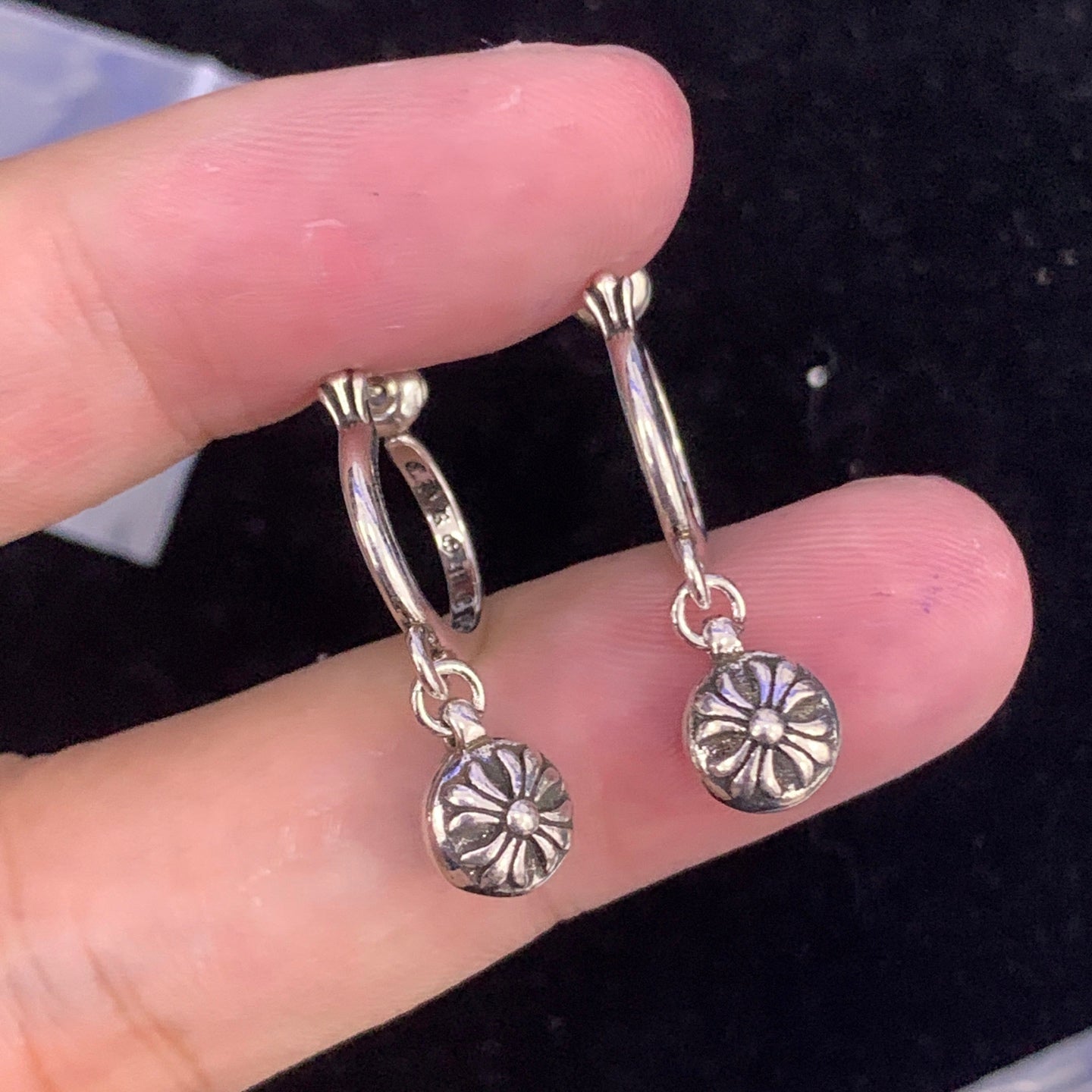 LuxluxHouse Low Price And High Quality Accessories Chrome Hearts
