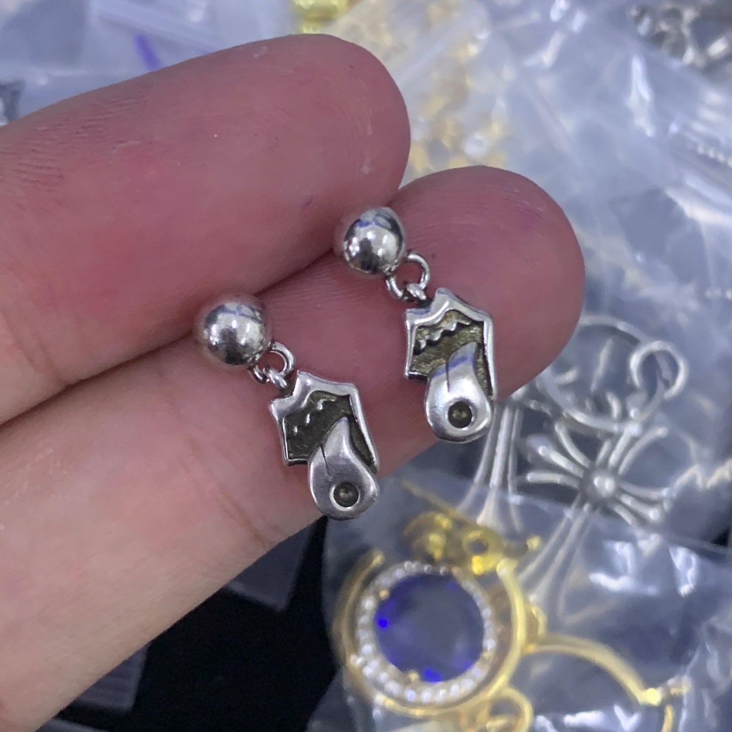 LuxluxHouse Low Price And High Quality Accessories Chrome Hearts