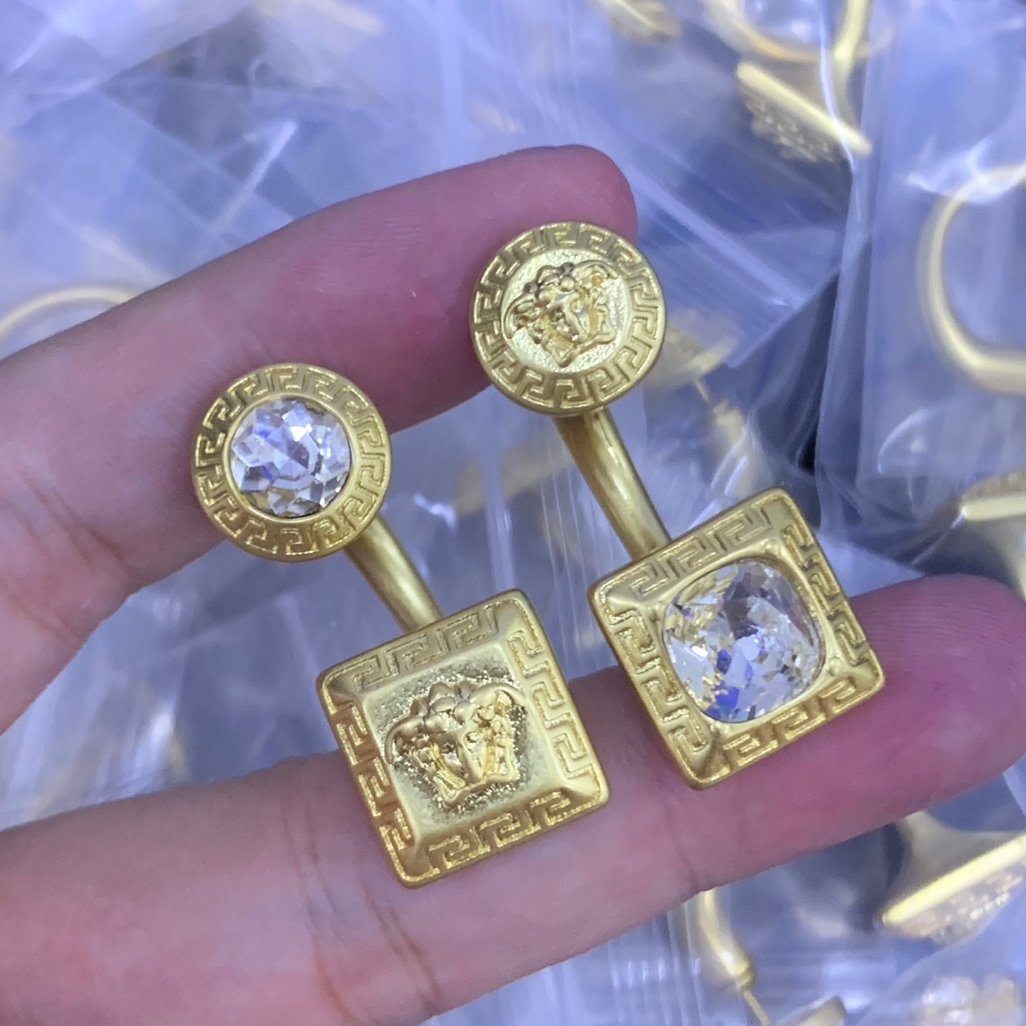 LuxluxHouse Low Price And High Quality Accessories Versace