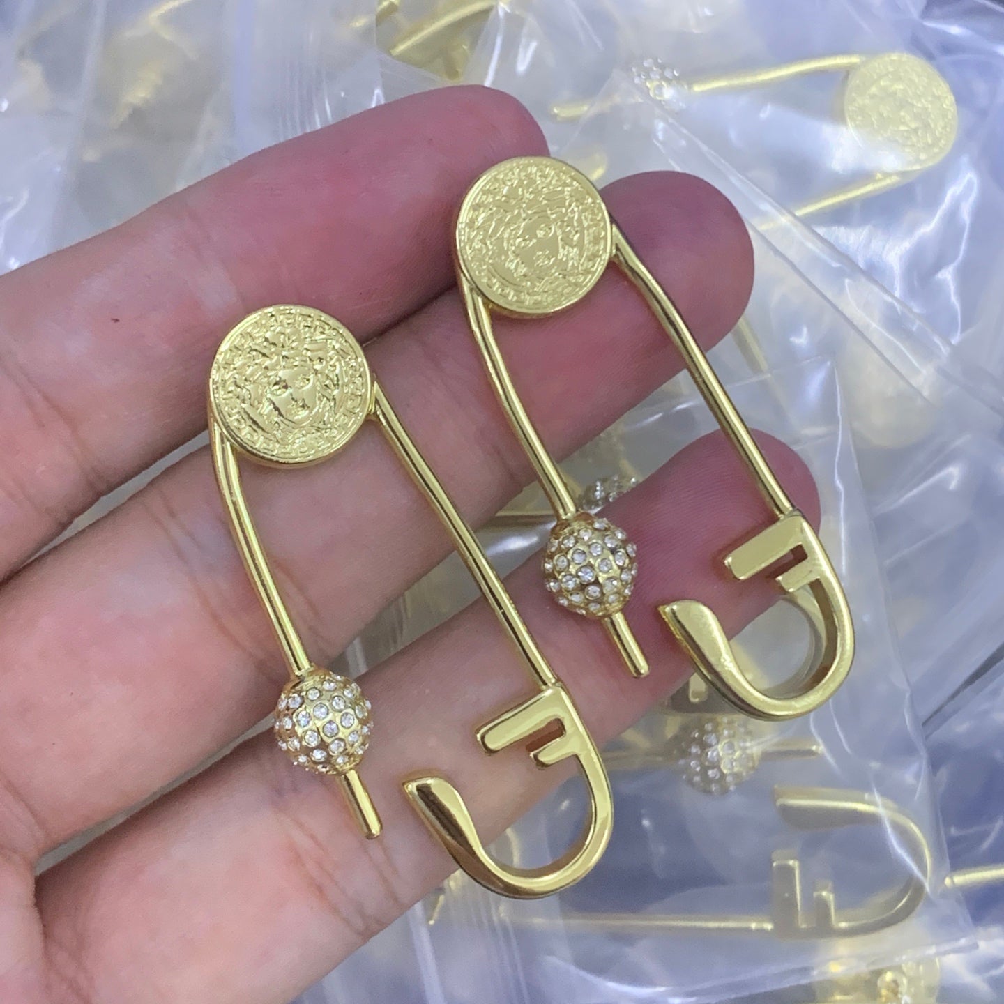 LuxluxHouse Low Price And High Quality Accessories Versace