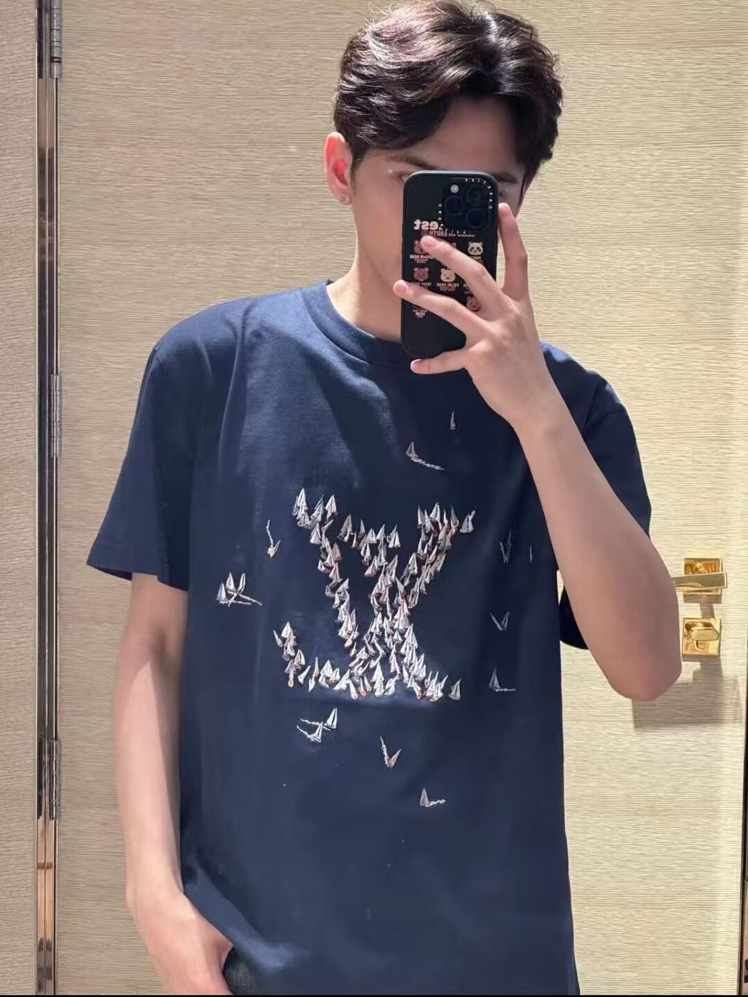 LuxluxHouse Best Quality Clothes T-shirt Louis Vuitton