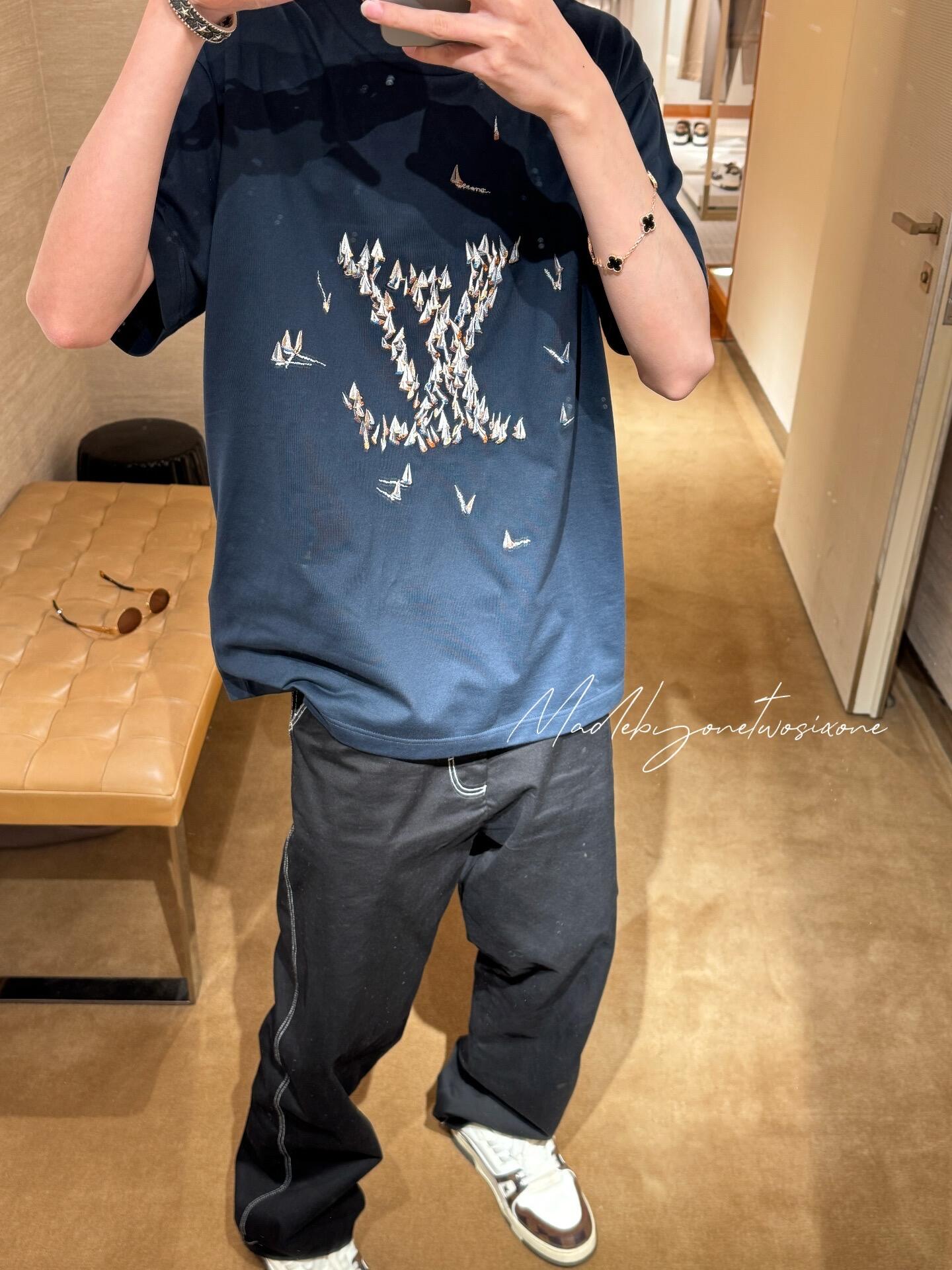 LuxluxHouse Best Quality Clothes T-shirt Louis Vuitton