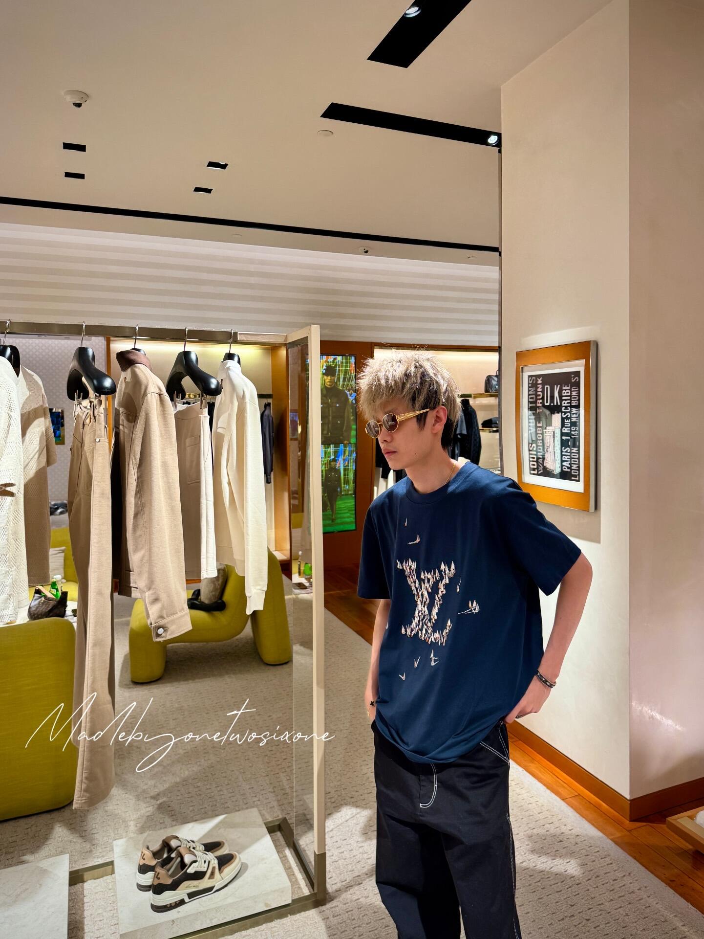 LuxluxHouse Best Quality Clothes T-shirt Louis Vuitton